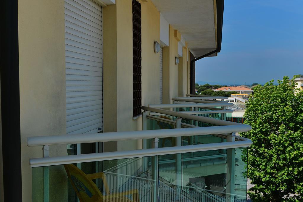 Hotel Bamar Pinarella Luaran gambar