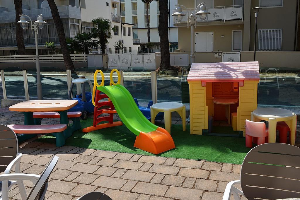 Hotel Bamar Pinarella Luaran gambar