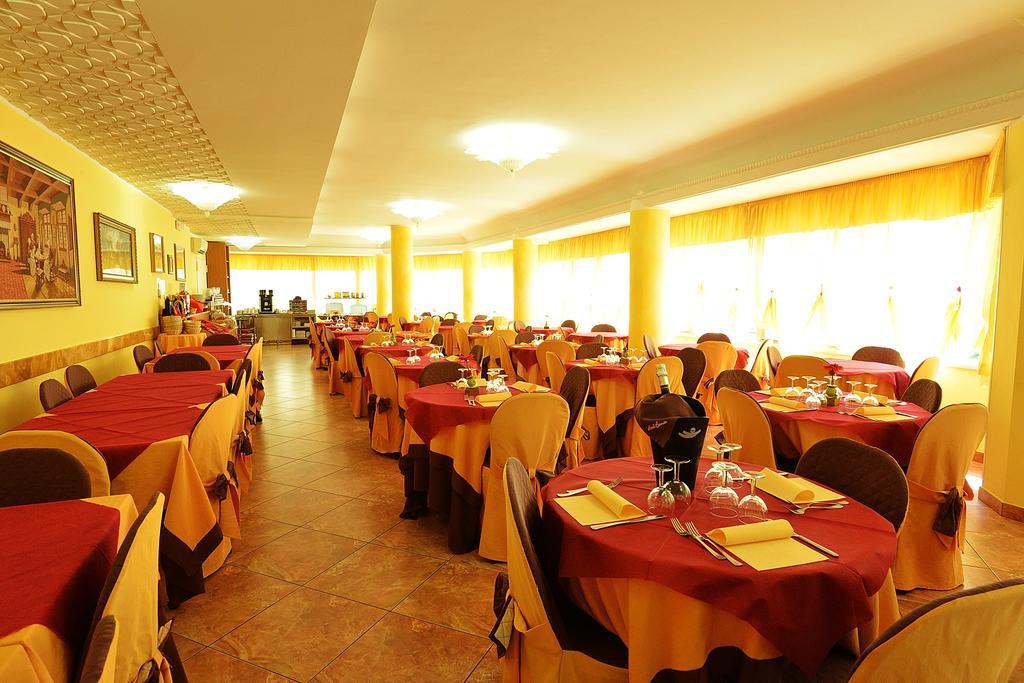 Hotel Bamar Pinarella Luaran gambar