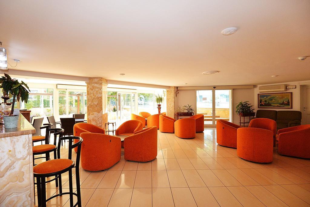 Hotel Bamar Pinarella Luaran gambar